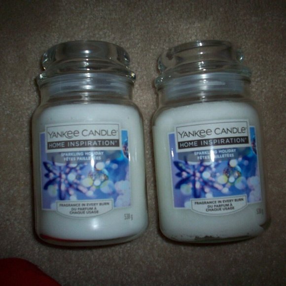 LOT OF 2-NEW-Yankee Candle SPARKLING HOLIDAY Large Scented Jar 19oz White Candle - Picture 1 of 3
